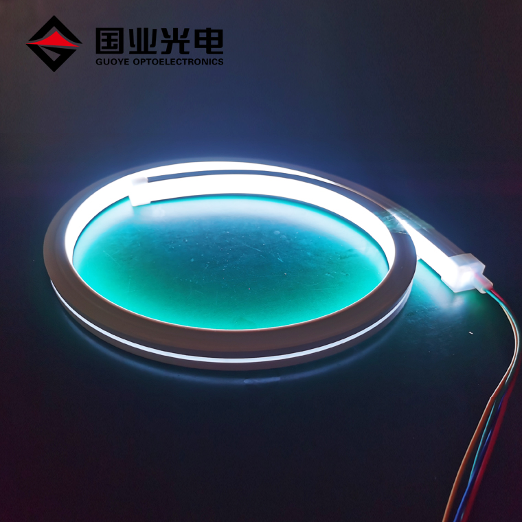 Cad iad na méideanna coitianta de stiallacha solais neon?